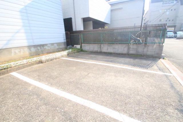 25/30 駐車場