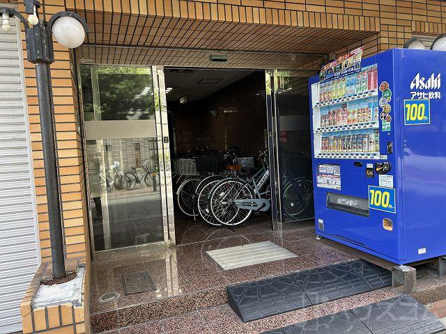 21/25 エントランス