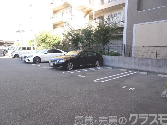 20/30 駐車場