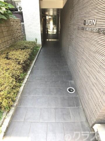22/30 エントランス