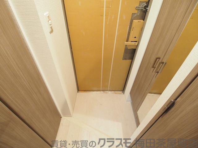 17/30 玄関