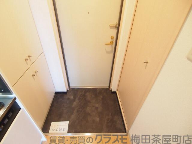 16/30 玄関