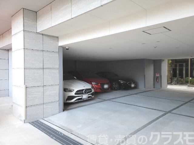 23/30 駐車場