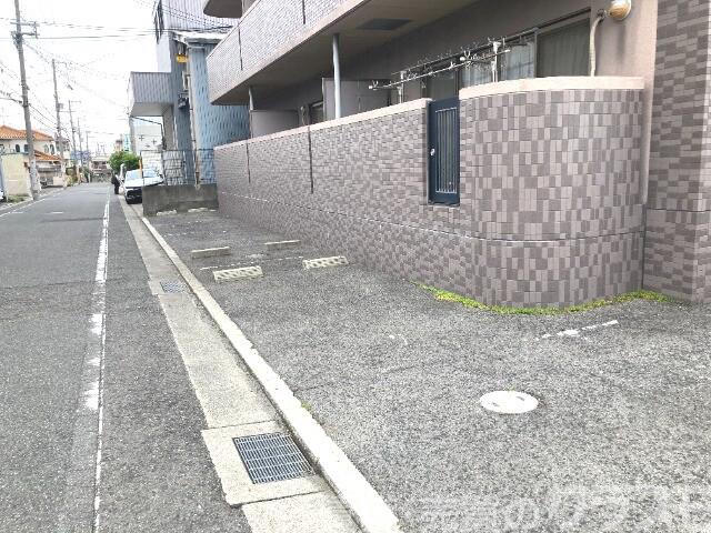 2/7 駐車場