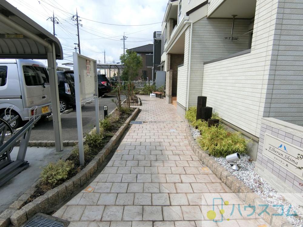 27/30 エントランス