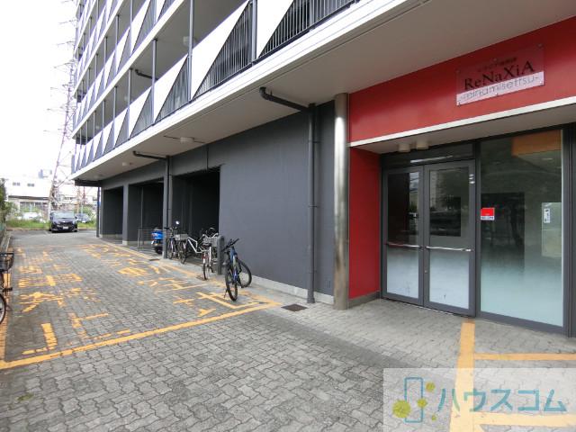 27/30 エントランス