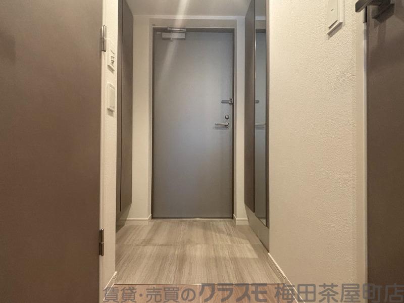 19/30 玄関