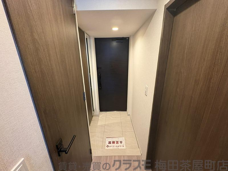 16/30 玄関