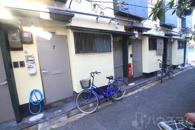23/30 エントランス