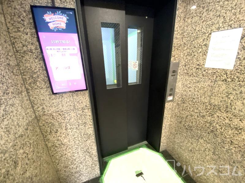 23/28 エントランス