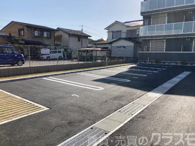 23/30 駐車場