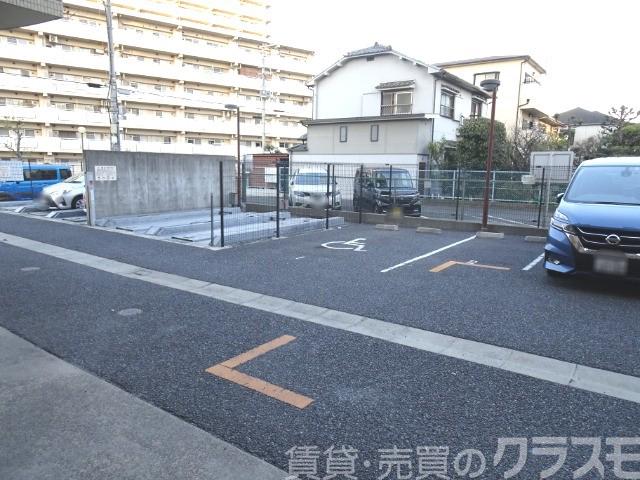 20/27 駐車場