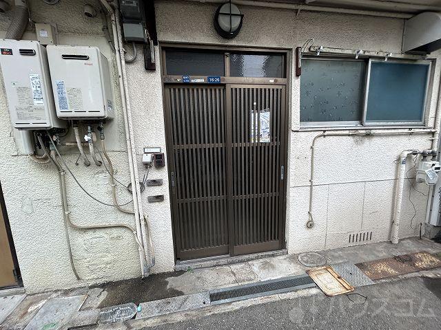 26/30 エントランス