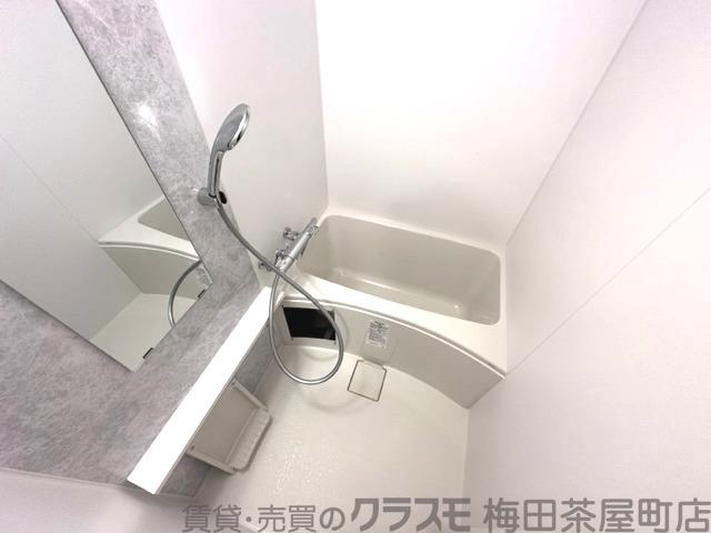 21/30 浴室