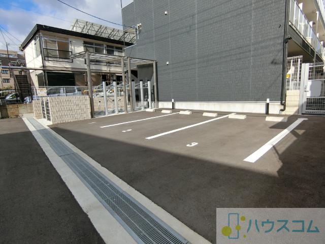 28/30 駐車場