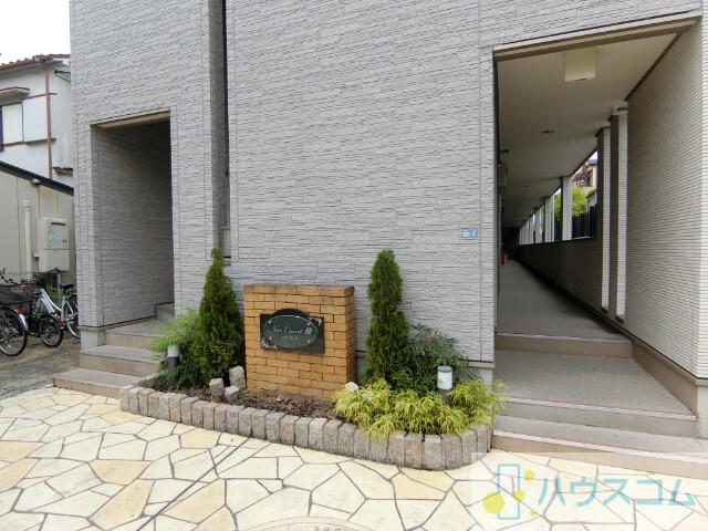 22/27 エントランス