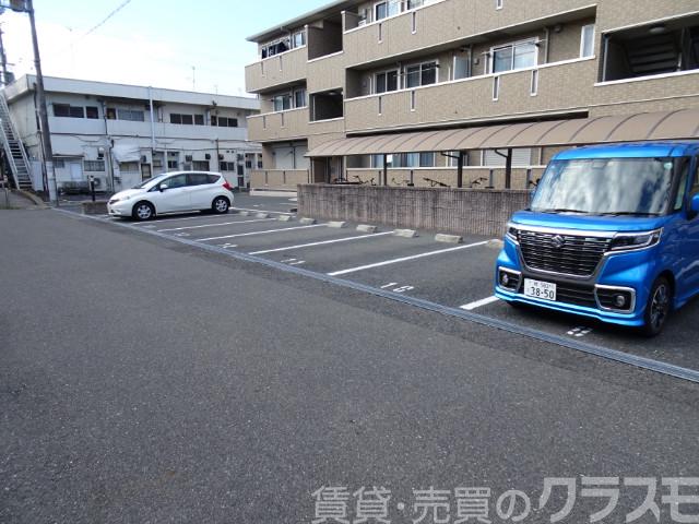 16/28 駐車場
