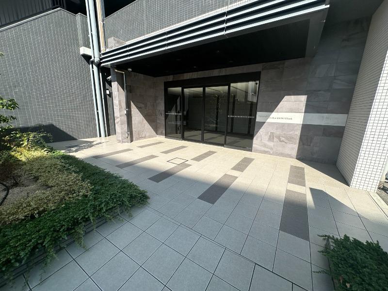 30/30 エントランス
