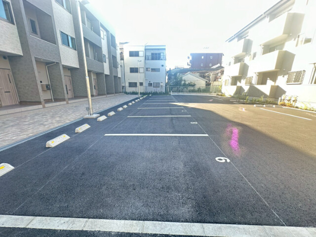 28/30 駐車場