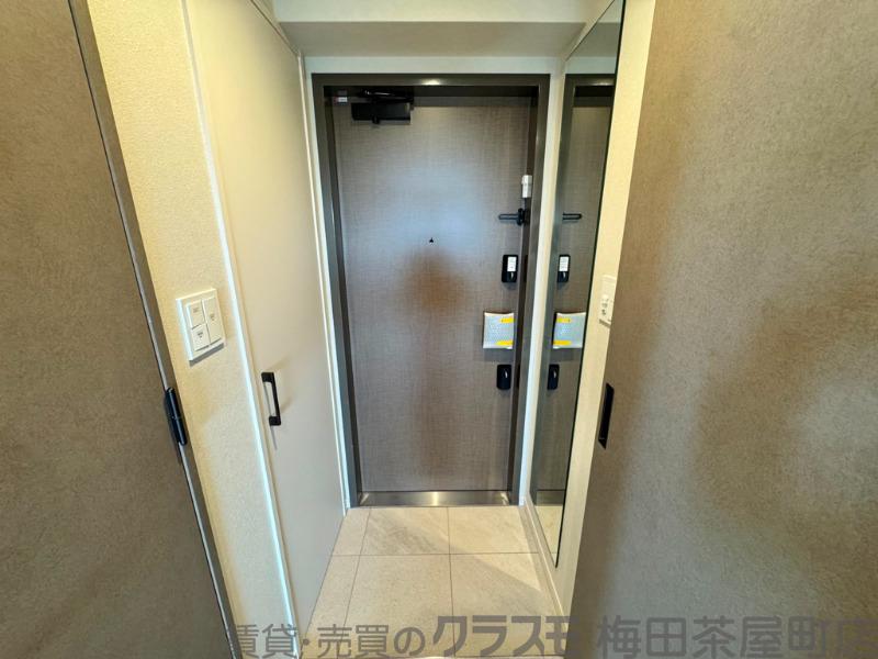 19/30 玄関