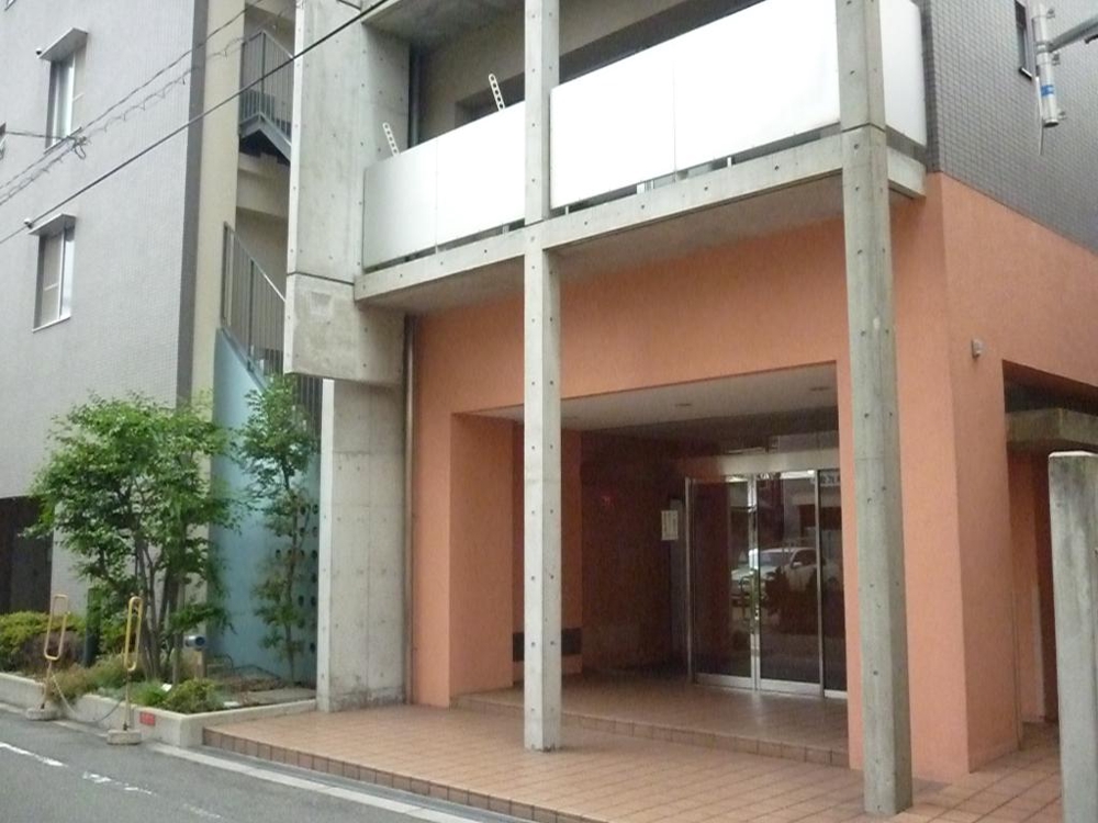 23/30 エントランス