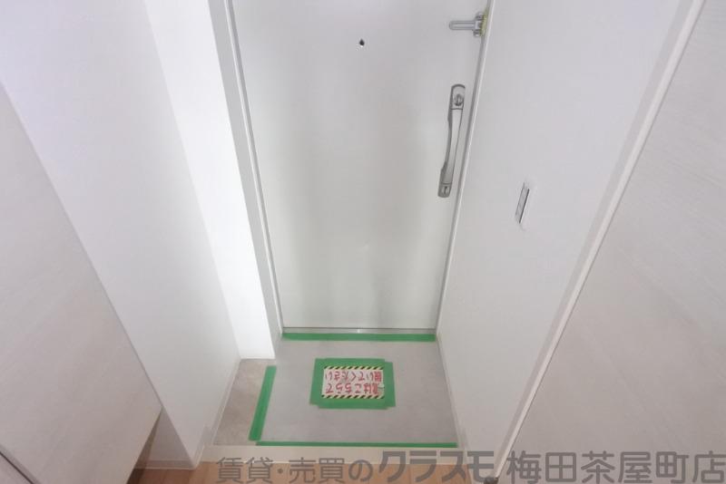 19/30 玄関