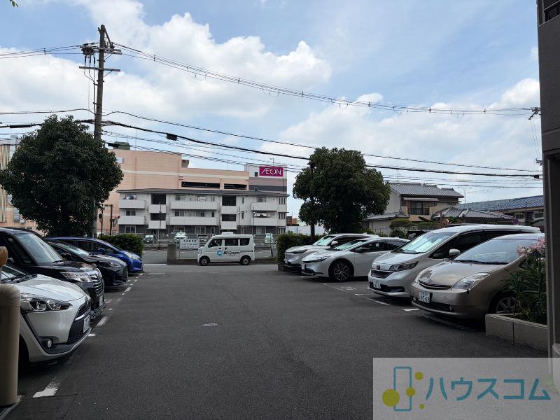 27/28 駐車場