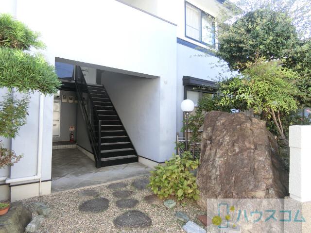26/30 エントランス