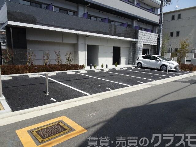 23/28 駐車場