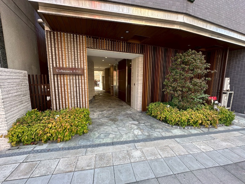25/30 エントランス