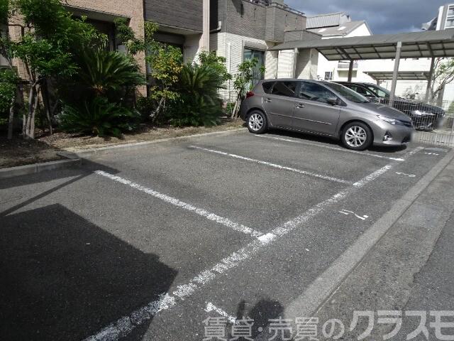 2/13 駐車場