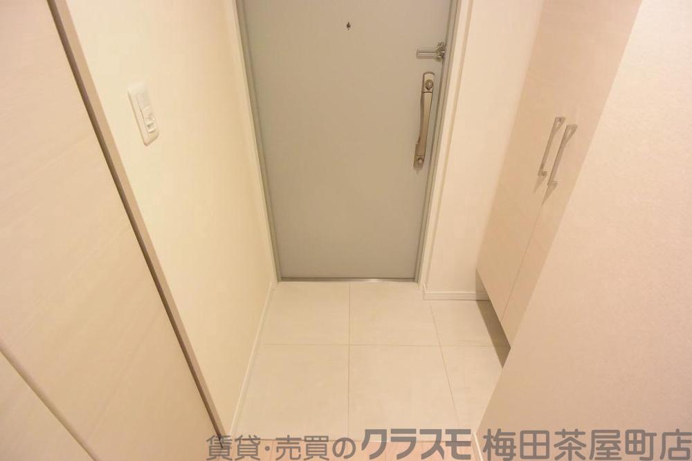 14/30 玄関