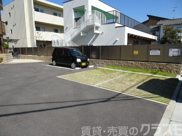 14/26 駐車場