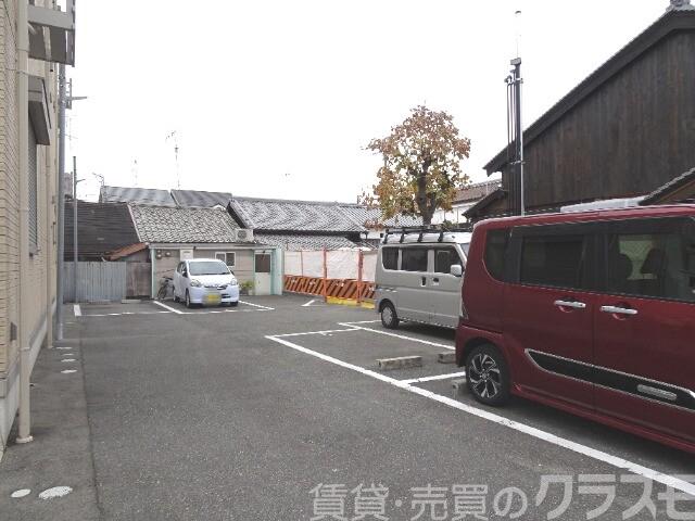 2/10 駐車場