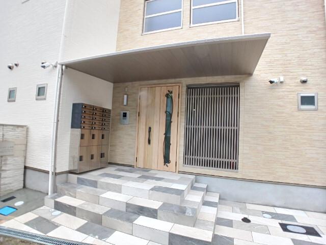 30/30 エントランス