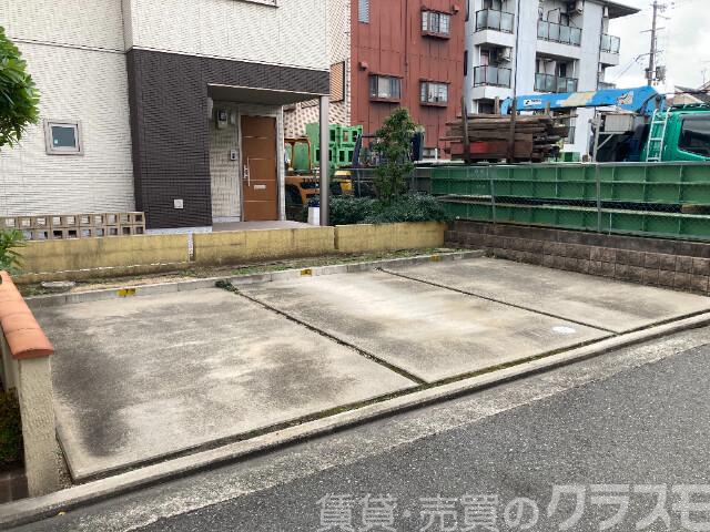 20/30 駐車場