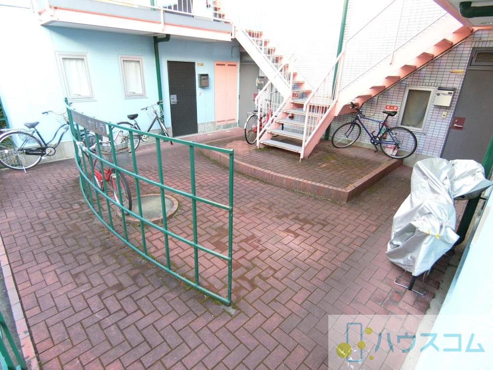 25/30 エントランス