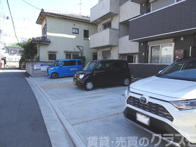 22/27 駐車場