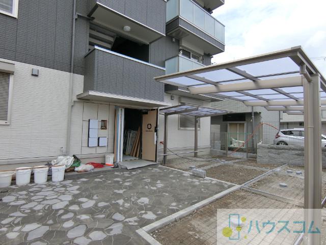 27/30 エントランス