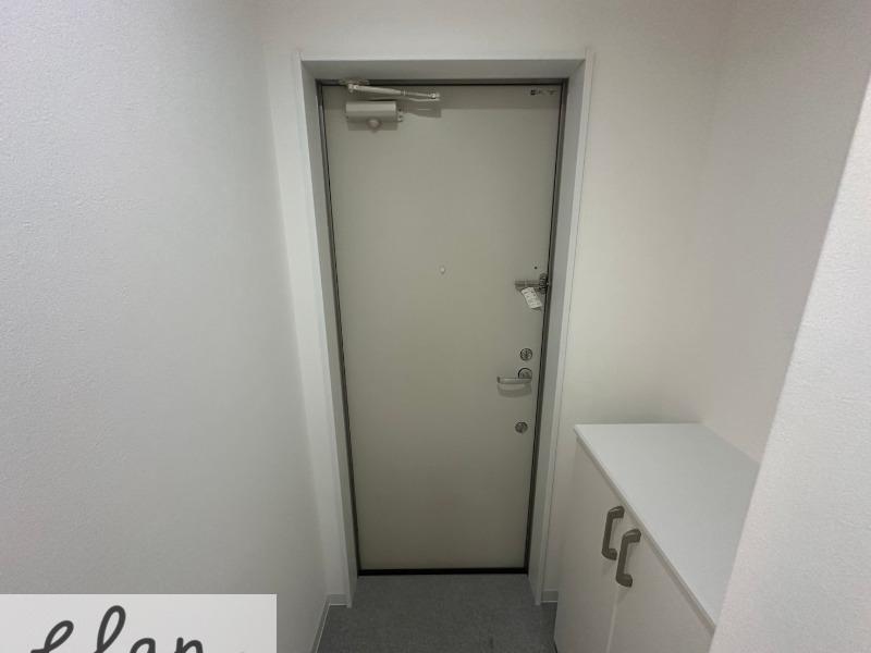 16/30 玄関