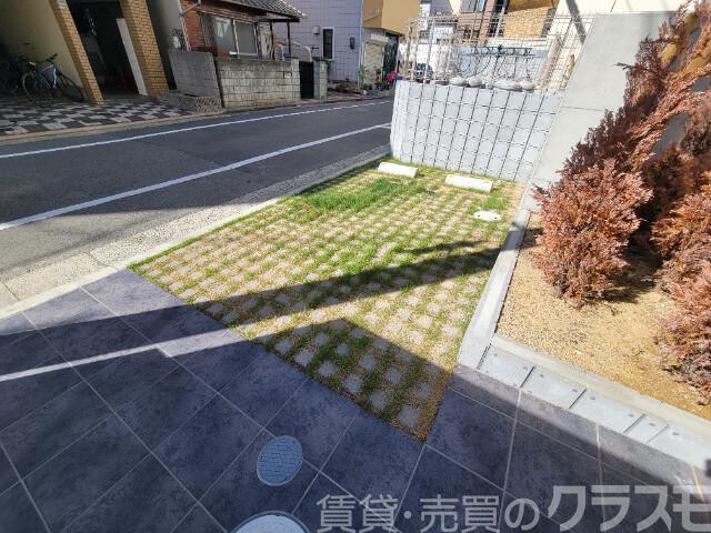 21/26 駐車場