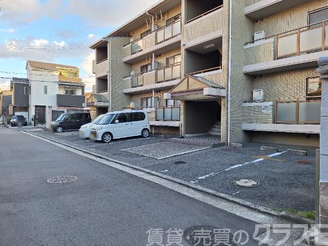 2/7 駐車場