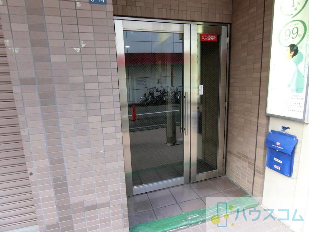 26/30 エントランス