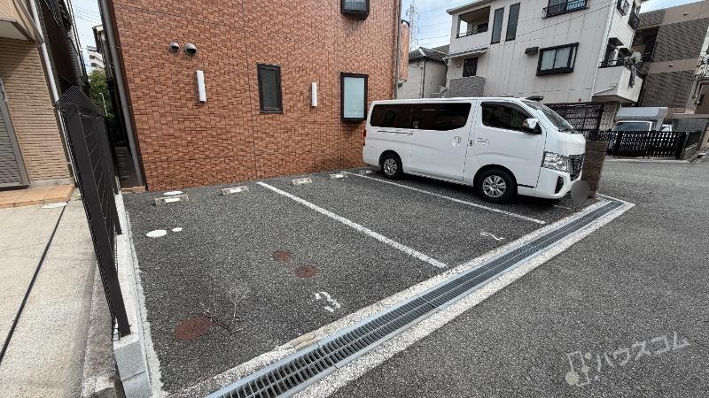 26/30 駐車場