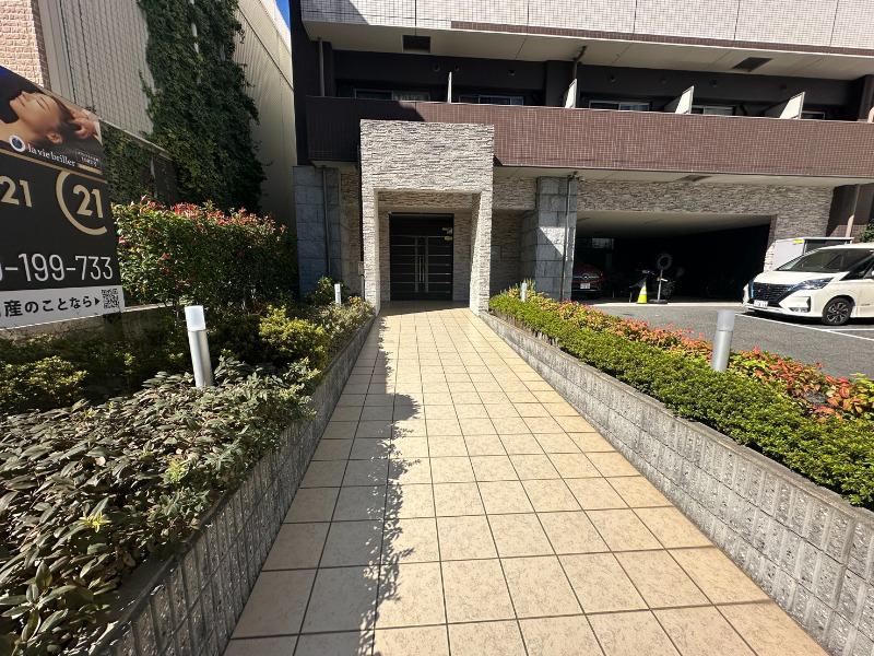 25/30 エントランス