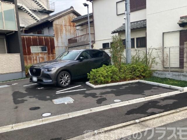 22/27 駐車場