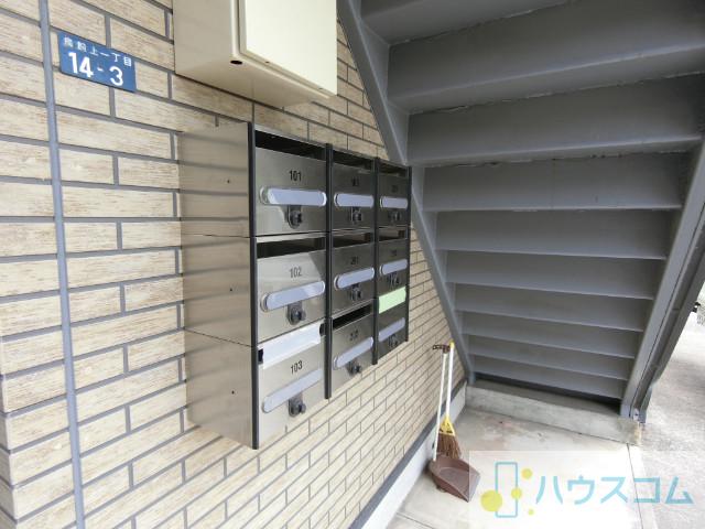 27/30 エントランス