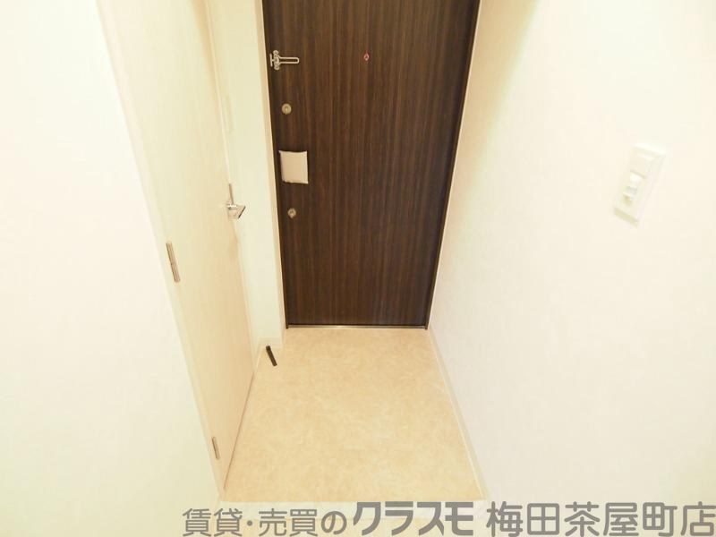 19/30 玄関