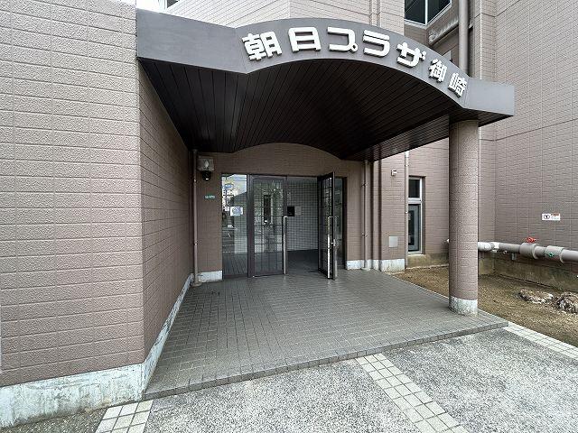 27/30 エントランス