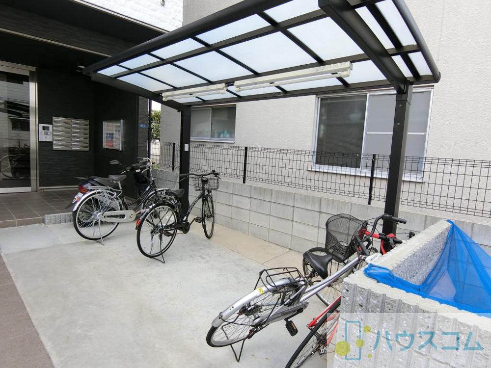 27/30 駐車場